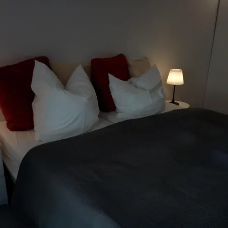 Monteurwohnung Mit 2 Schlafzimmern, Kueche, Bad Apartament *