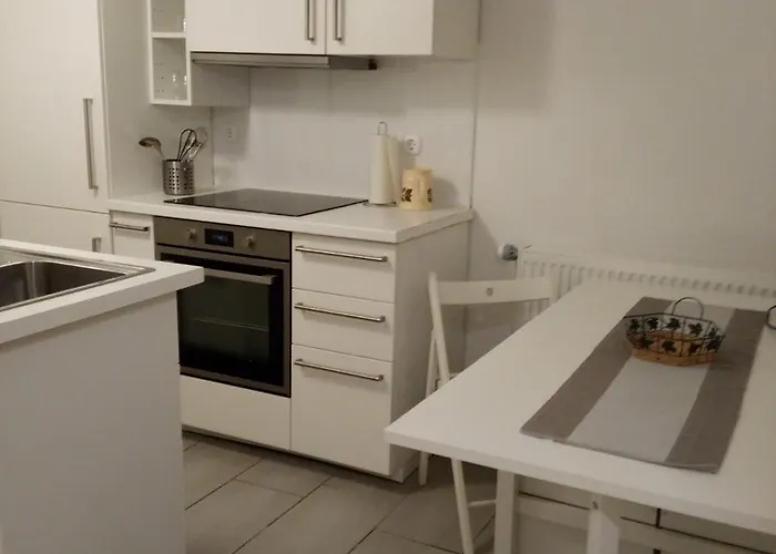 Monteurwohnung Mit 2 Schlafzimmern, Kueche, Bad *