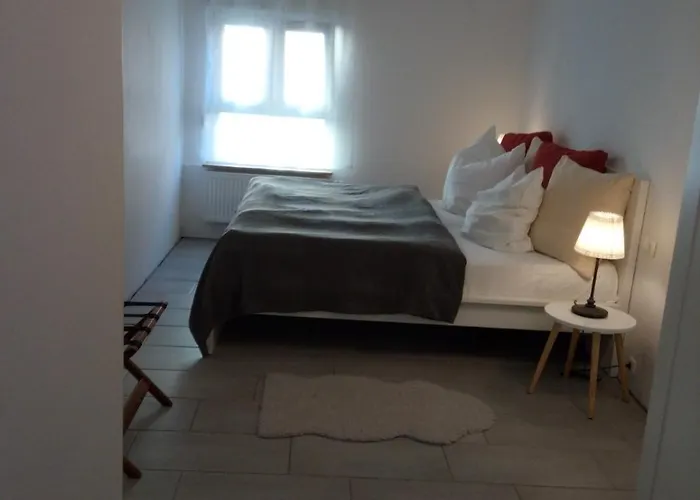 Monteurwohnung Mit 2 Schlafzimmern, Küche, Bad Apartamento *