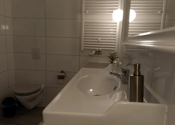 Monteurwohnung Mit 2 Schlafzimmern, Küche, Bad Cottbus