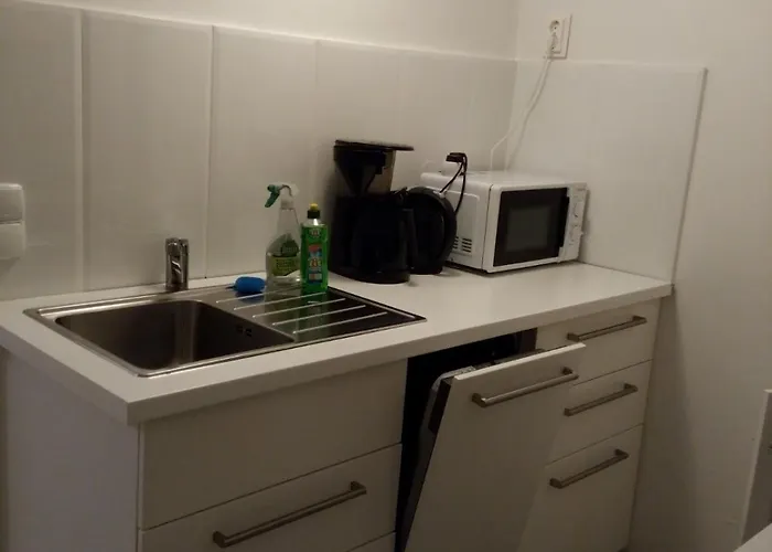 Apartamento Monteurwohnung Mit 2 Schlafzimmern, Küche, Bad